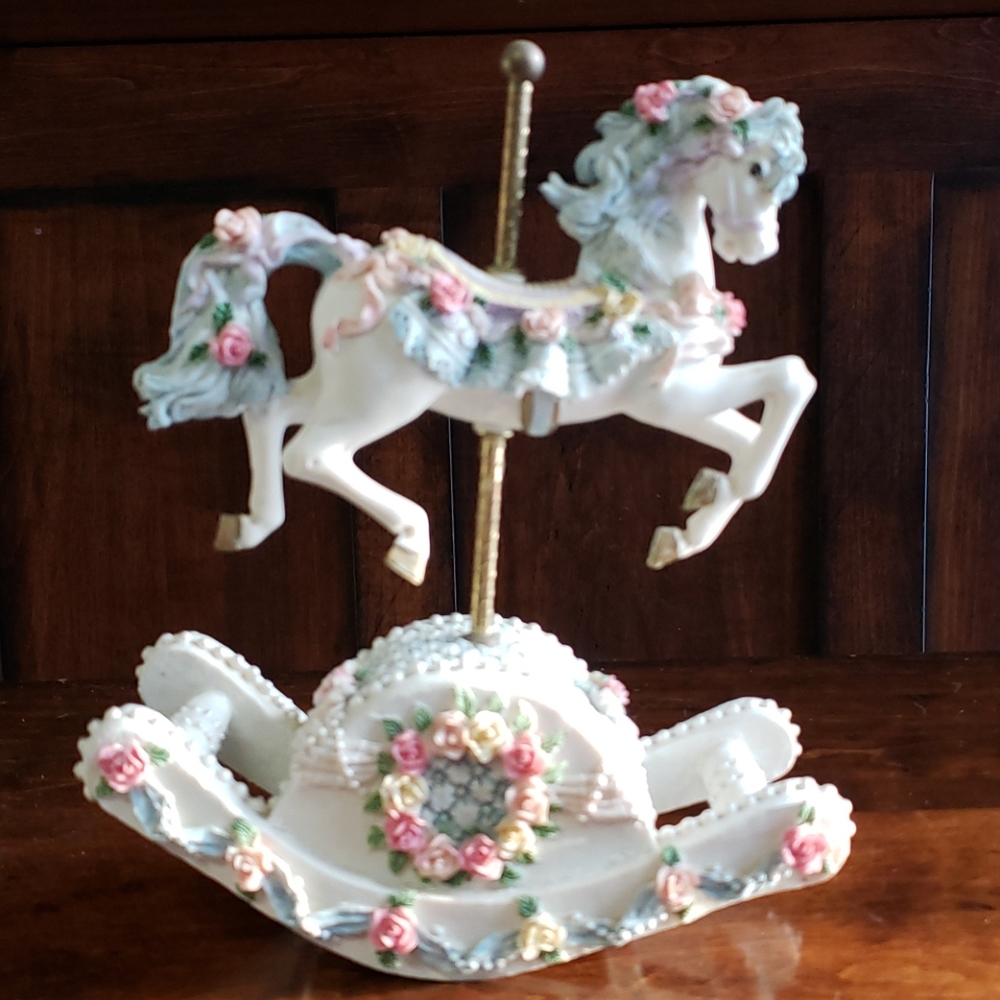 HOST PICK. Vintage Musical Carousel Horse 1979
